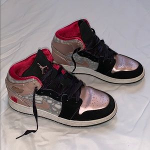 Nike Girls’ Air Jordan 1 Mid Shoes